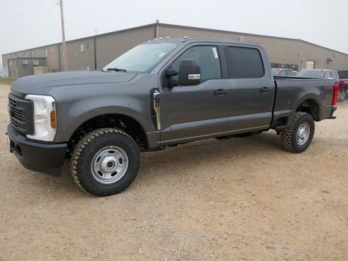 New 2026 Ford F250 XL w/ XL Off-Road Package image 7