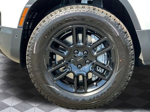 New 2026 Land Rover Defender 110 S AWD/4WD image 12