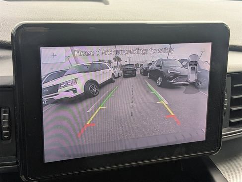 Used 2020 Ford Explorer XLT image 23