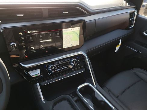 New 2026 GMC Sierra 2500 Denali w/ Denali Reserve Package image 10