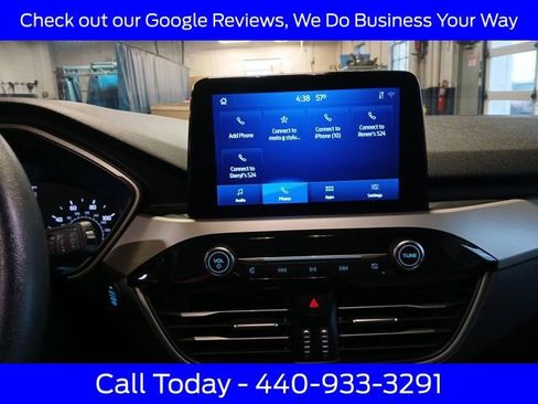 Used 2020 Ford Escape SE image 24