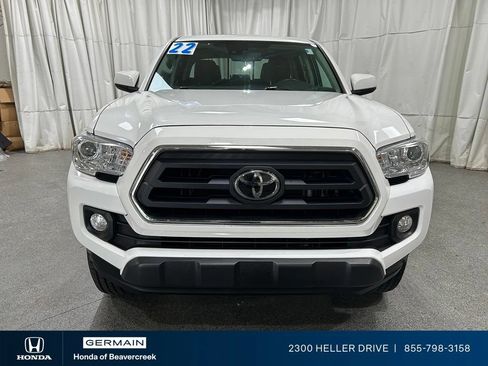 Used 2022 Toyota Tacoma SR5 AWD/4WD image 3