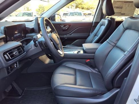 New 2026 Lincoln Aviator 2WD image 7