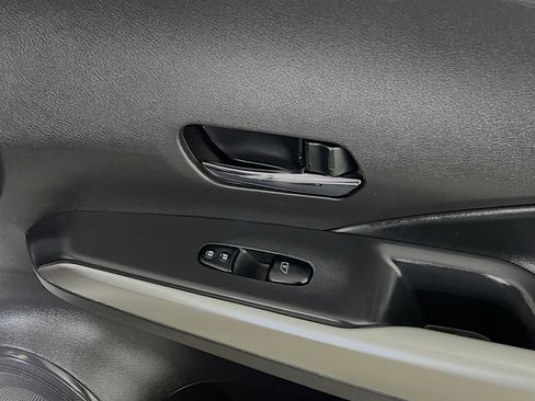 Used 2019 Nissan Kicks SR w/ SR Premium Package image 32