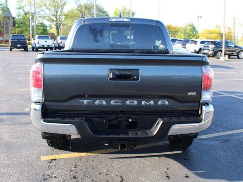 Used 2022 Toyota Tacoma TRD Off-Road AWD/4WD image 6