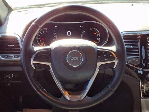 Used 2022 Jeep Grand Cherokee Laredo X image 11