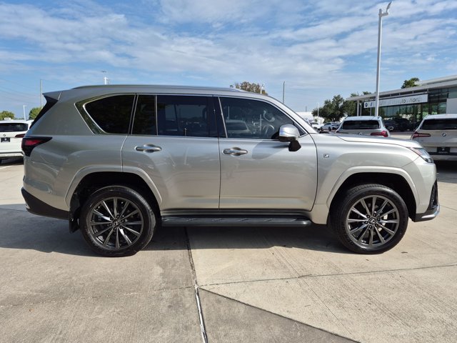 Used 2023 Lexus LX 600 F Sport w/ Accessory Package (Z1) AWD/4WD image 4