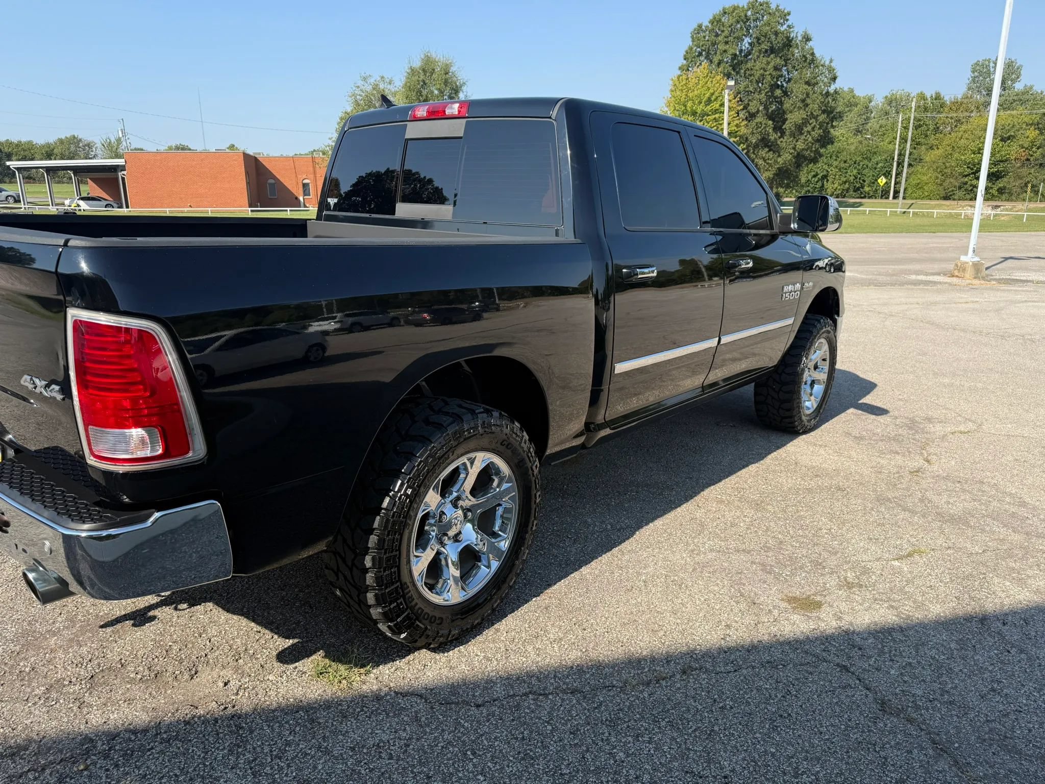 Used 2014 RAM 1500 Laramie w/ Convenience Group AWD/4WD image 8