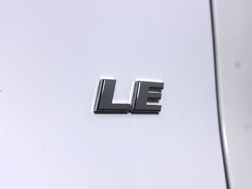 Used 2021 Toyota RAV4 LE FWD image 35