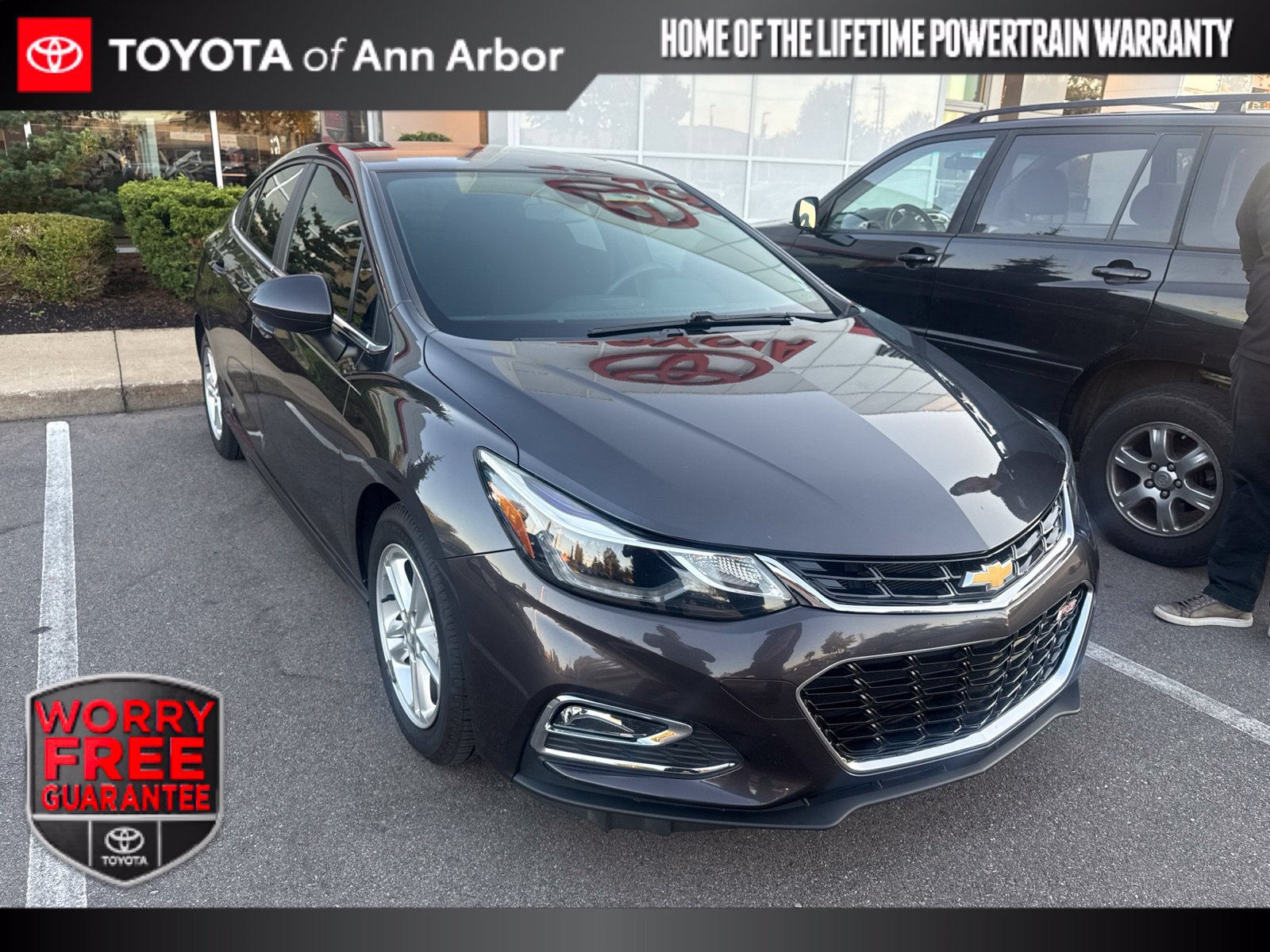 Used 2017 Chevrolet Cruze LT w/ Sun And Sound Package FWD image 1