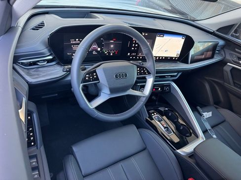 New 2025 Audi Q5 Prestige image 3