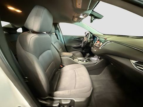 Used 2018 Chevrolet Malibu LT image 26