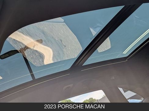 Used 2023 Porsche Macan AWD/4WD image 15