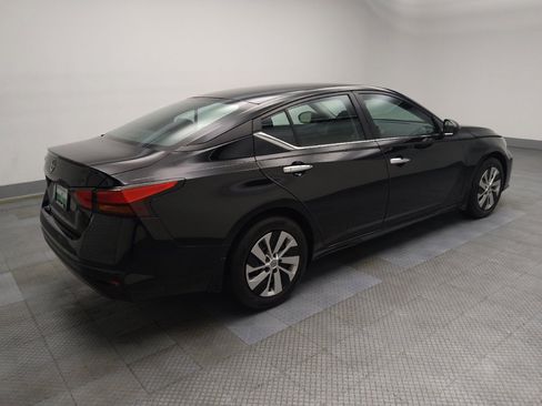 Used 2024 Nissan Altima 2.5 S FWD image 10