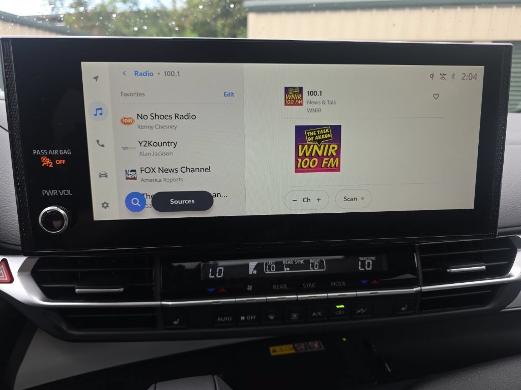 Certified 2026 Toyota Sienna XLE FWD image 21
