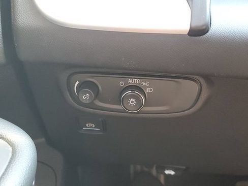 Certified 2024 GMC Terrain SLE w/ Driver Convenience Package FWD image 18