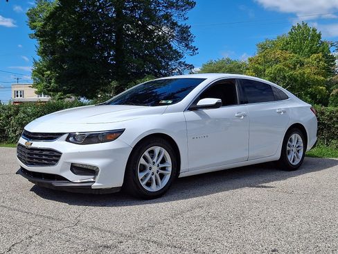 Used 2018 Chevrolet Malibu LT FWD image 3