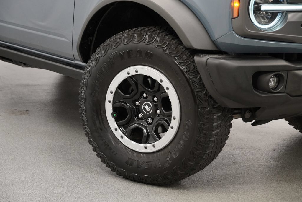 Used 2023 Ford Bronco Badlands w/ Sasquatch Package AWD/4WD image 8