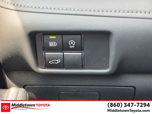 Certified 2024 Toyota Highlander XLE AWD/4WD image 21