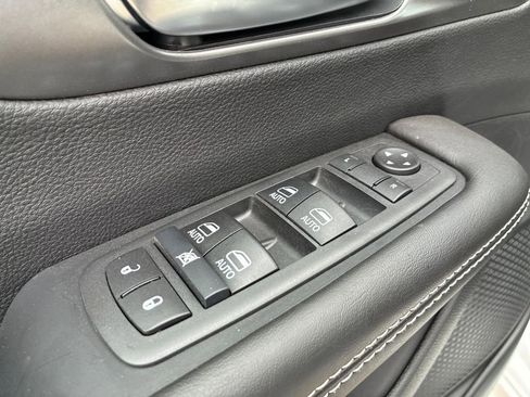 New 2026 Chrysler Pacifica Select w/ S Appearance Package FWD image 12