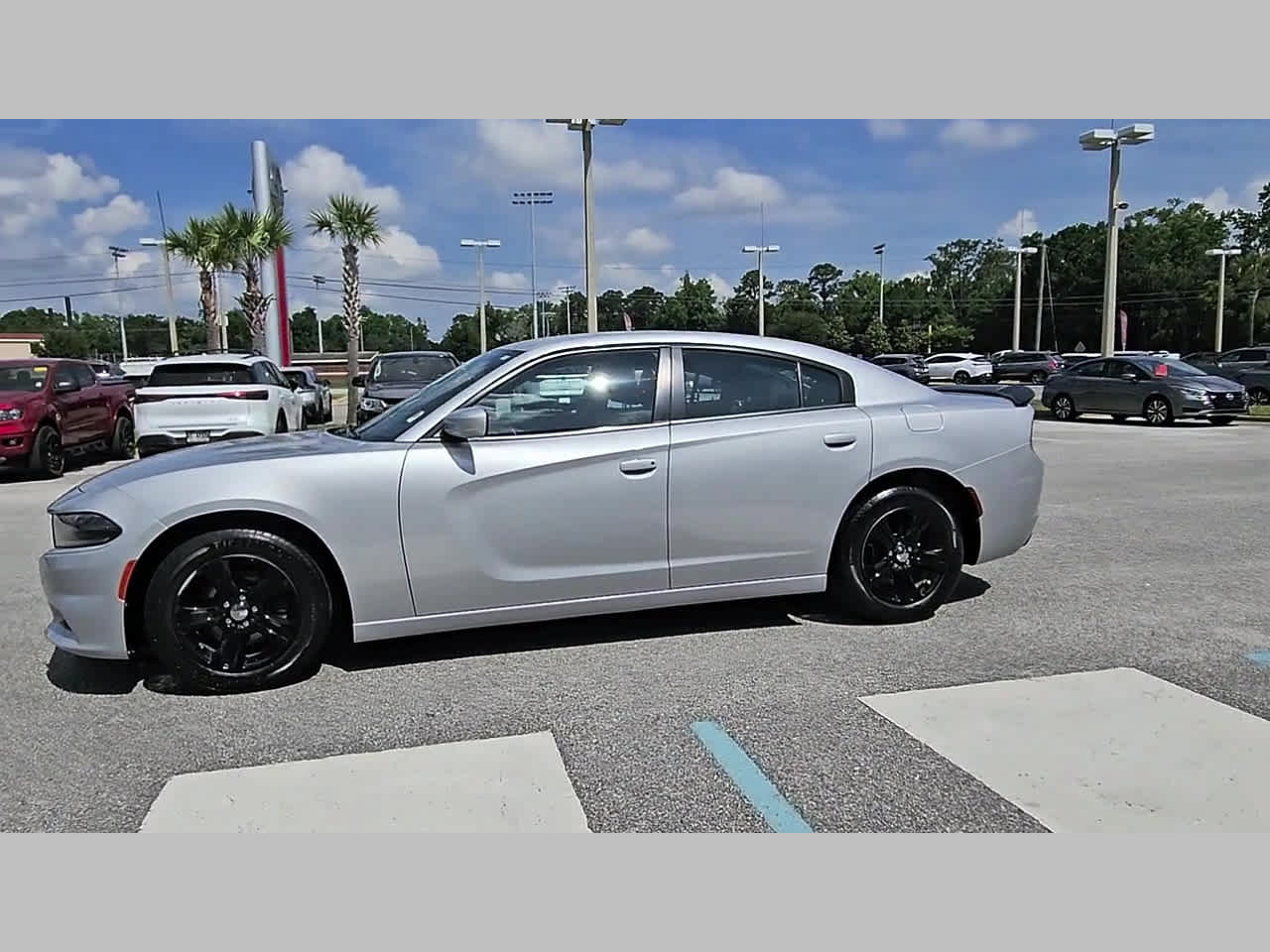 Used 2020 Dodge Charger SXT w/ Driver Convenience Group RWD image 25