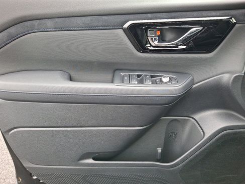 Certified 2025 Subaru Forester Limited image 12