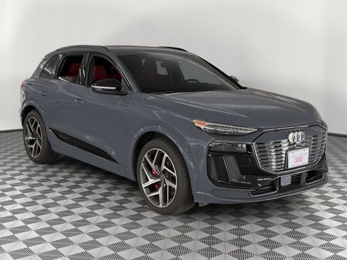 Certified 2025 Audi SQ6 e-tron Prestige w/ 21" Black Optic Wheel Package AWD/4WD image 7