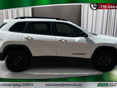 Used 2023 Jeep Cherokee Altitude Lux image 6