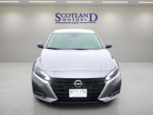 Used 2024 Nissan Altima 2.5 SV FWD image 3