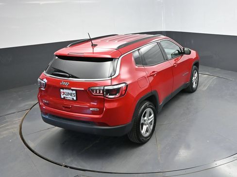 Used 2024 Jeep Compass Latitude AWD/4WD image 29