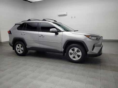 Used 2019 Toyota RAV4 XLE image 11