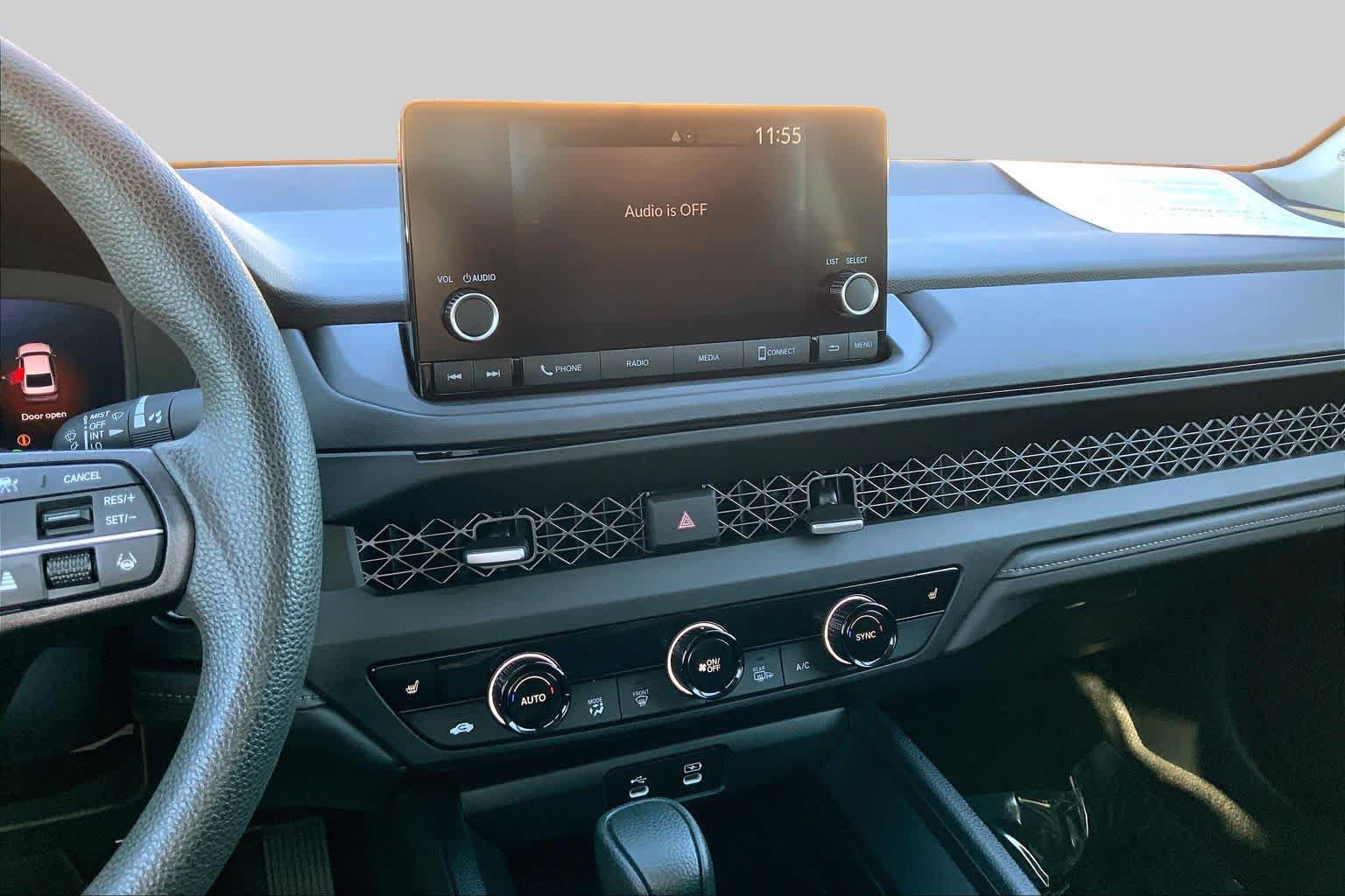 Used 2025 Honda Accord SE image 6