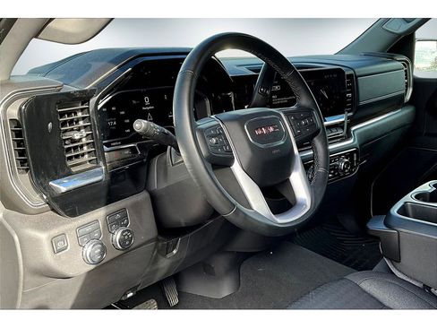 Used 2024 GMC Sierra 1500 Elevation image 17
