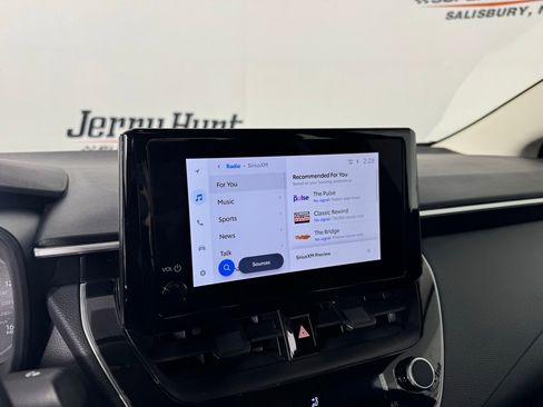 Used 2025 Toyota Corolla LE image 13