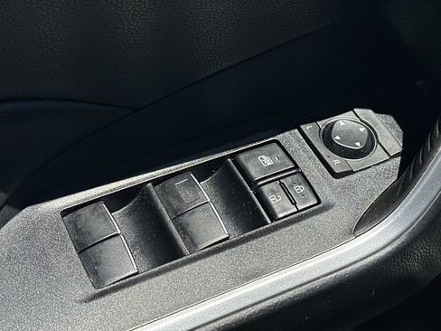 Used 2021 Toyota RAV4 XLE Premium AWD/4WD image 15
