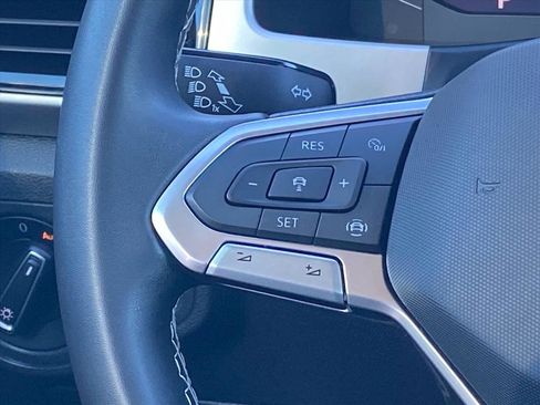 Certified 2023 Volkswagen Atlas SE image 6