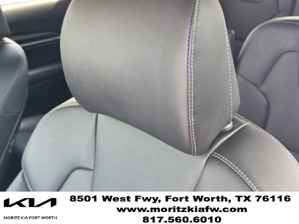 Certified 2025 Kia Telluride EX w/ EX Captain's Chair Package FWD image 13