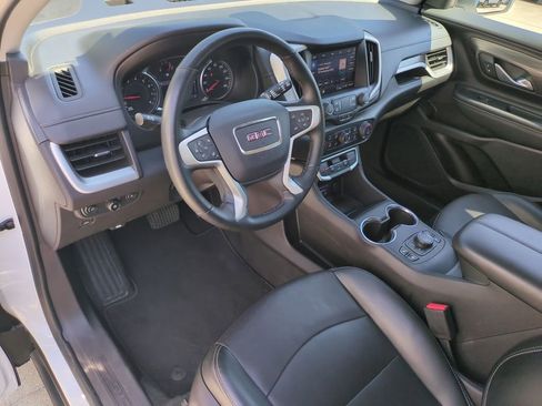 Used 2024 GMC Terrain SLT AWD/4WD image 17