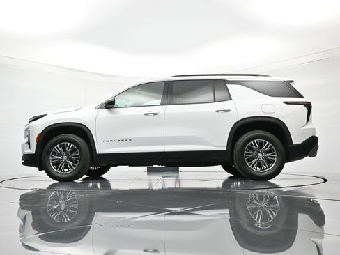 Certified 2025 Chevrolet Traverse LT image 44