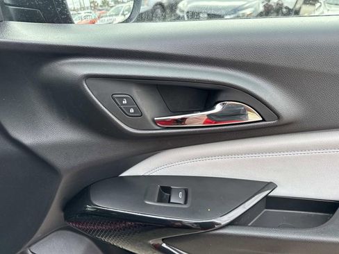 Used 2025 Chevrolet Trax LT w/ LT Convenience Package image 15