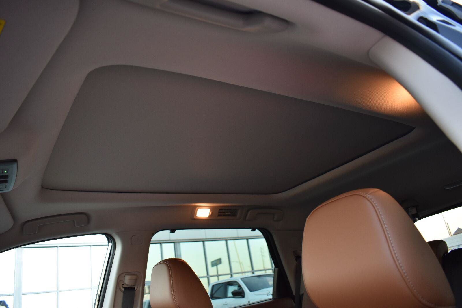 Used 2025 Nissan Pathfinder Platinum w/ Black Appearance Package FWD image 31