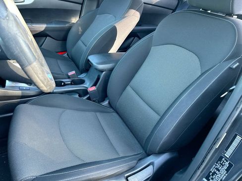 Used 2022 Kia Forte LXS FWD image 11