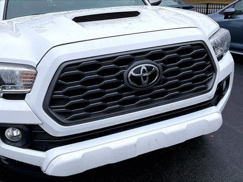Certified 2021 Toyota Tacoma TRD Sport image 27