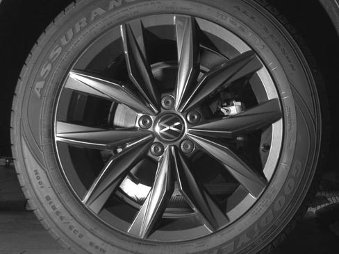 Used 2024 Volkswagen Tiguan SE AWD/4WD image 28