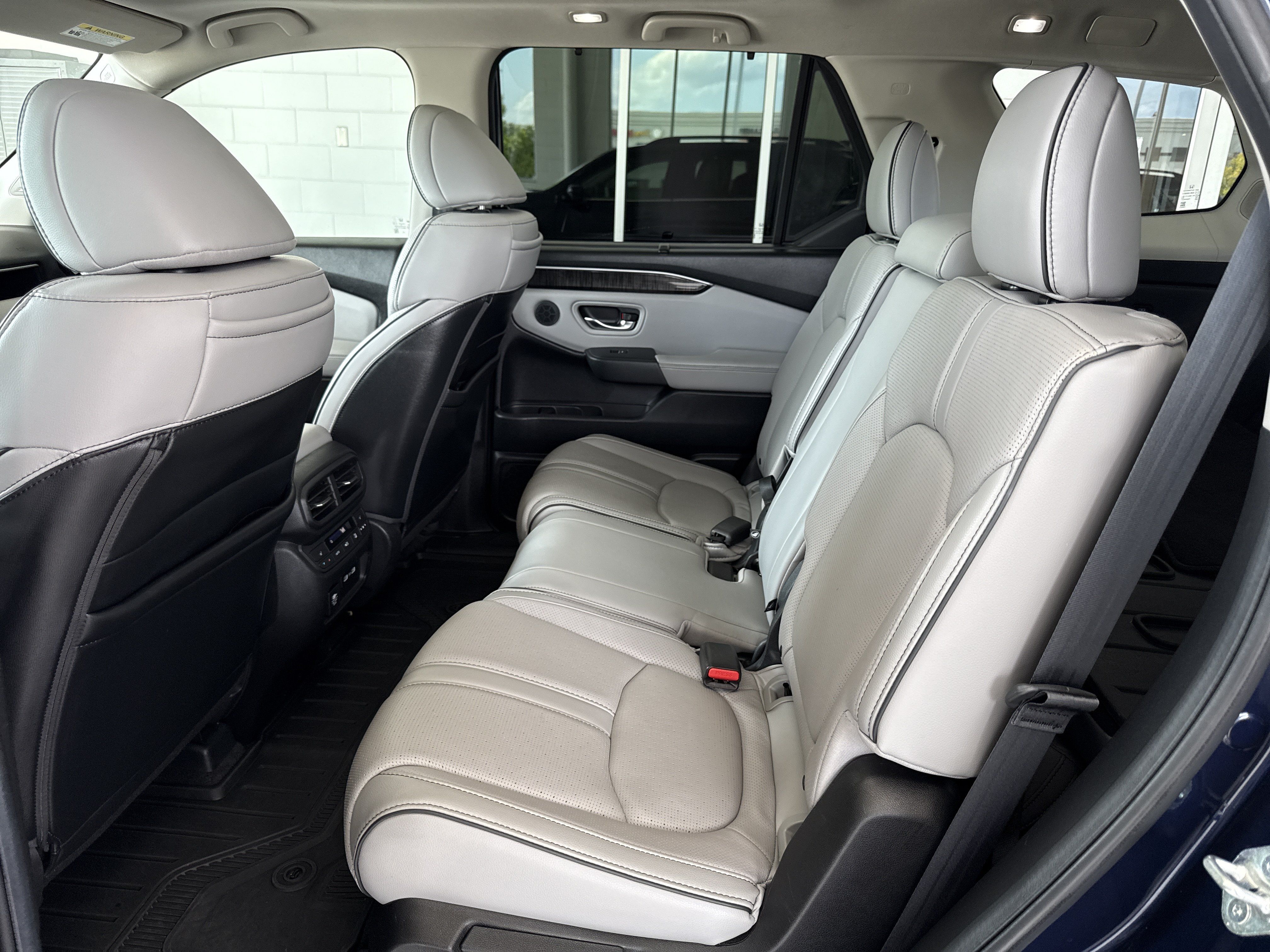 Used 2023 Honda Pilot Elite image 5