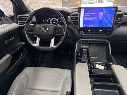 Used 2025 Toyota Tundra Limited AWD/4WD image 15