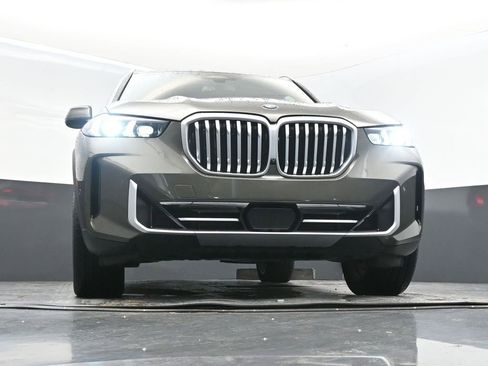 Certified 2025 BMW X5 xDrive40i w/ Premium Package image 37