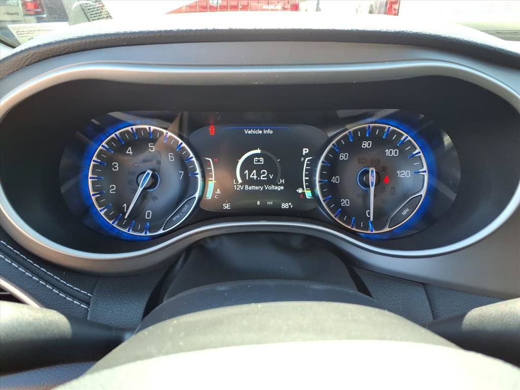 New 2027 Chrysler Pacifica Select FWD image 26