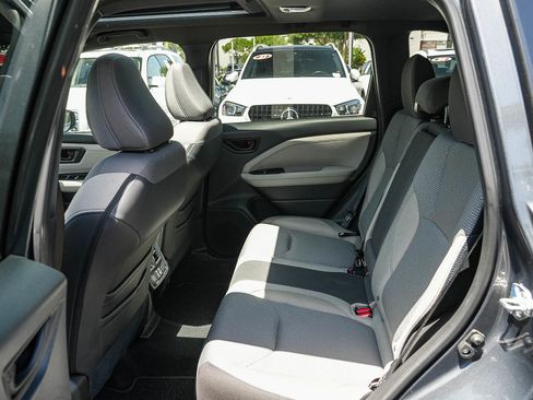 Used 2025 Subaru Forester Premium w/ Convenience Package #1 AWD/4WD image 19