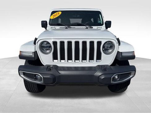 Used 2018 Jeep Wrangler Unlimited Sahara AWD/4WD image 3